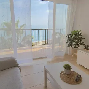 https://piso-con-piscina-frente-a-la-playa-en-fuengirola.1costadelsol.com